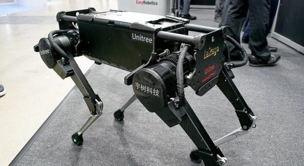 SpotMiniのような四足歩行ロボット「Laikago」、ロボデックスで展示中 画像