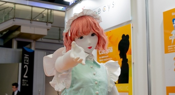 【動画あり】155cmの動くフィギュア「高坂ここな」が、ロボデックスで踊った 画像