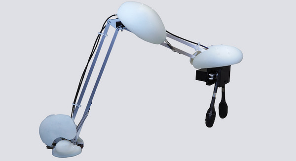 アスラテックと浜野製作所、遠隔操作可能な「三軸トング」を共同開発　2019年中に20万円で発売へ 画像