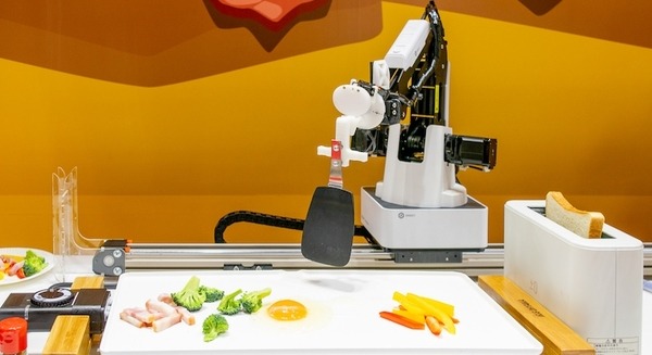 東大生インターン開発の朝食ロボット「ロレイン」が米国SXSWで展示へ 画像