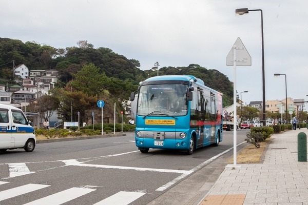 今年も自動運転バスが江ノ島の公道を走る！昨年の2倍、約4kmに延伸、信号機との連携や右折の自動化も(試乗の一般公募あり) 画像