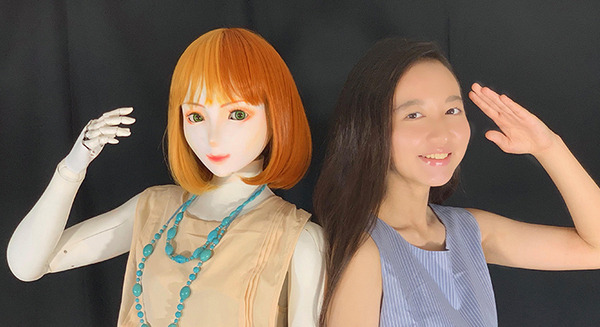 等身大アイドルロボット「高坂ここな」が女性アイドル大畑杏雛とユニット「プリティエンジェル」を結成　神田明神で舞を披露予定 画像