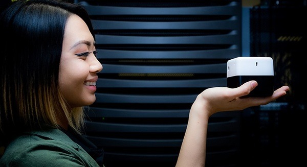 「PLEN Cube」の顔認証入退館システムをグアム大学や近畿大学で活用　授業時間内の無駄を削減して効率化 画像