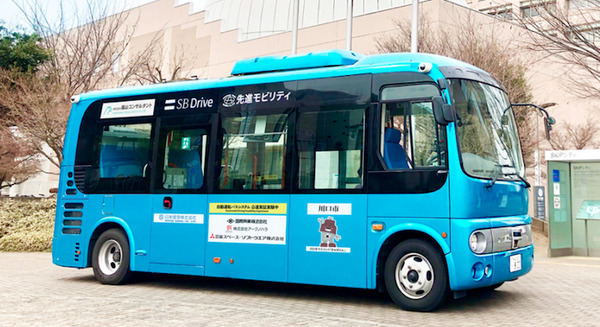 川口市とSBドライブが自動運転バスの実証実験へ　「みちびき」と連携、地震発生時に車両を停止、押しボタン式信号機との連携などを検証 画像