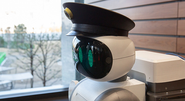 警備ロボットの新型「ugo」(ユーゴー)を大成とMiraが初公開　遠隔操作と自律移動のハイブリッド　実証実験で見えた課題と改良点 画像