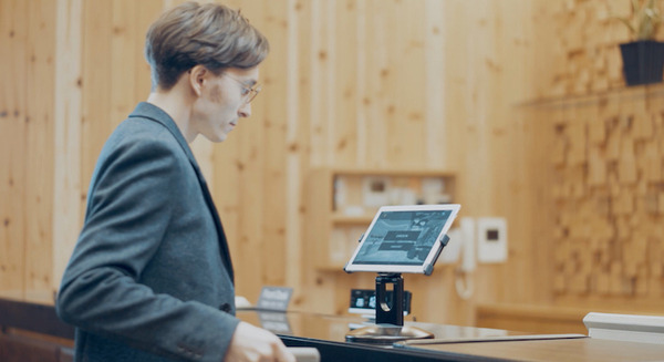 宿泊チェックインを無人化する「maneKEY」 AI、IoT、顔認証、スマートロックを駆使 画像