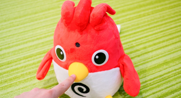 英会話ロボット「チャーピー」小学校の英語学習に特化したモデル「みんなのチャーピー先生」発売　1,104単語、1,457フレーズ収録 画像