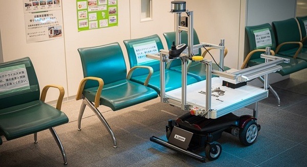 つくば市庁舎を「メモリトレース機能」で自動巡回、UV-C紫外線で除菌する自動運転ロボットの稼働実験　Doogのサウザーを活用 画像