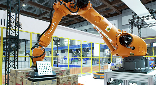 MUJINが都内最大級のロボットセンターで物流業界向け内覧会を開催　7/28～30　最新デパレタイズロボットやAGV、CTUなど披露 画像