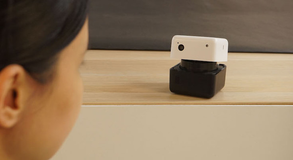 AIアシスタントPLEN Cubeとレセプトシステムが連携　医療・ヘルスケア施設の非接触と自動化に貢献　顔認証・予約・自動受付など 画像