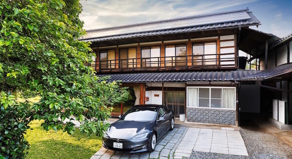 日本にもテスラの家庭用蓄電池「Powerwall」がやってきた！ 蓄電容量は13.5kwh、出力は5kW、導入事例ビデオも2本公開 画像