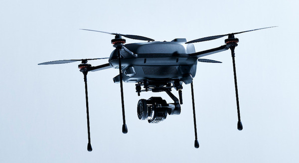 河川護岸の劣化点検にドローンを活用 GPSなしでも自律飛行が可能 空撮画像はAIが解析、自律制御システム研究所らが成果を発表 画像