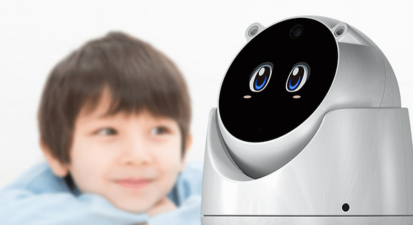 ユピテルが家族やペットの見守りロボット「ユピ坊」を発売 画像