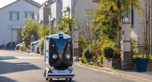 パナソニックの小型低速ロボットが「住宅街向け配送サービス」実証実験　Fujisawaサスティナブル・スマートタウンで実施 画像