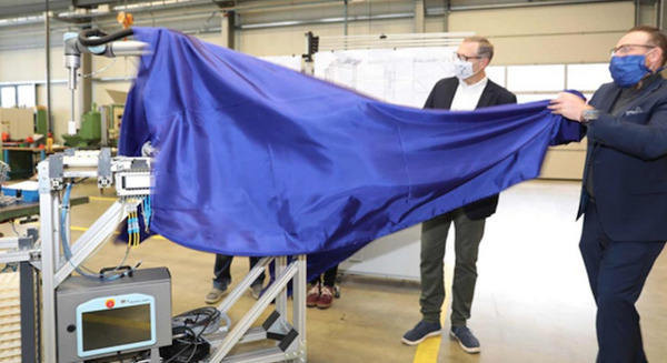 ユニバーサルロボット 協働ロボットの累積販売数50,000台を達成 50,000台目はドイツのVEMA GmbHに納品 画像