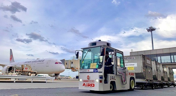 ZMPが成田国際空港で走行貨物牽引車「CarriRo Tractor」を実証実験　動画を公開 画像