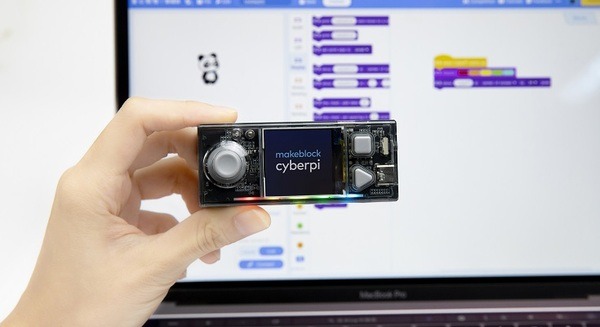 プログラミング教材 Makeblock「CyberPi (サイバーパイ)」は小さいのに画面とスピーカー搭載、ネットワークにも対応 画像