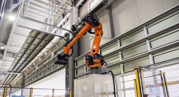 カインズの物流センターでMUJINのデパレタイズロボットが稼働 積載高さ2.3メートルの荷下ろしを自動化 画像