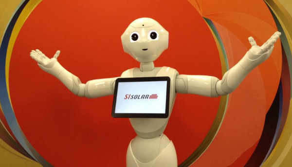 太陽光システムインテグレーターのSIソーラーが「Pepper」18台を住宅展示場向けに貸出開始 画像