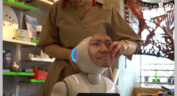 亡くなった人を家庭用ロボットで再現 四十九日まで遺族と寄り添う「デジタルシャーマン」動画を公開 角川アスキー総合研究所 画像