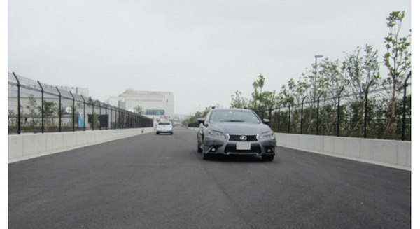 自動運転で5Gを活用 デンソーとKDDIが共同検証を開始 「Global R&D Tokyo, Haneda」テスト路に5G環境を整備 画像