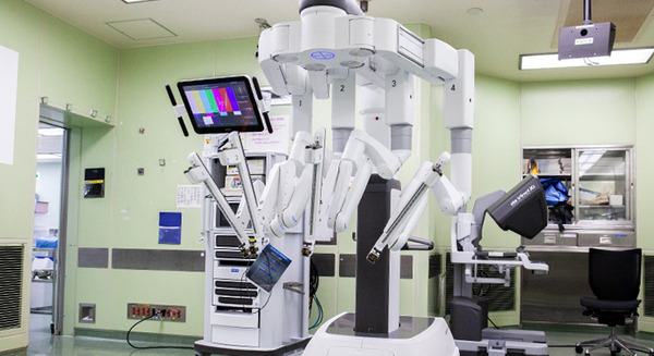 手術支援ロボットの開発競争が加速 1強ダヴィンチの特許期限切れ/5G遠隔診療/導入費用の低下 三井住友DSアセットがレポートを公表 画像