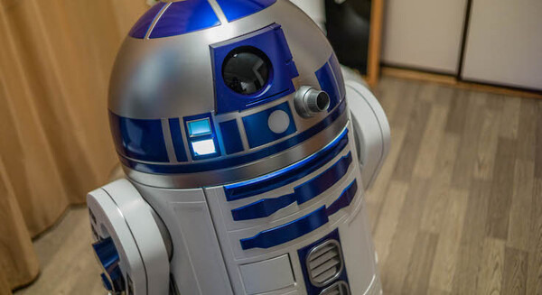 R2-D2実物大冷蔵庫「R2-D2 Moving Refrigerator」使ってみた！ 画像