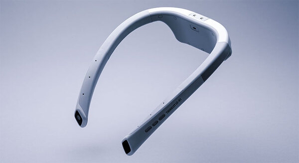 フェアリーデバイセズの首に掛けるウェアラブルデバイス「THINKLET」がNSSOLの作業支援ソリューションに対応 画像