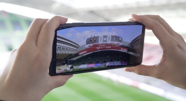 楽天モバイルとヴィッセル神戸、5Gミリ波とVPSで試合情報や選手達をAR表示、AR広告と決済の実証実験にも成功 画像