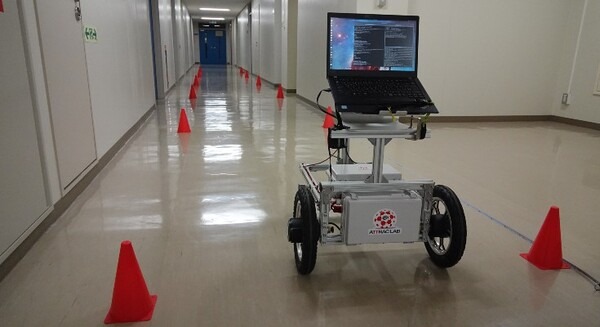 アトラックラボ、カメラの画像のみで経路を走行する自律型ロボット車両をGINZAFARMや佐賀大学と共同開発 画像