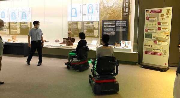 自動追従型モビリティ「ROBOLUTION」を活用した展示鑑賞体験 堺市博物館で実施 画像