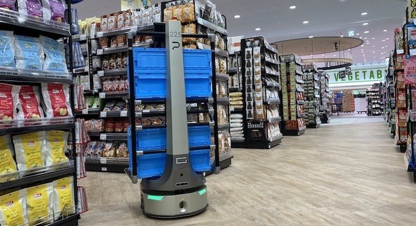 「BLΛNDEつくば並木店」で自律型協働ロボット『PEER』が稼働 ネットスーパー「オンラインデリバリー」のピッキングを支援 画像
