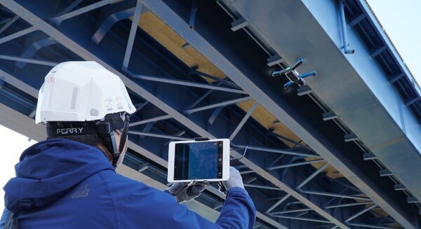 ドコモが自律飛行型ドローンを活用した橋梁点検の実証実験に成功　動画を公開　進む老朽化、自治体の負担軽減をめざす 画像