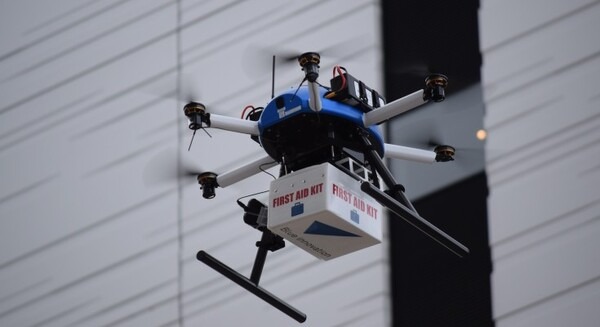 国交省とブルーイノベーションが共同開発　災害用ドローンポートシステムの支援物資輸送を都内で実証実験　東京大学とも連携 画像