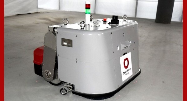 釘や粉じんなどを掃除する建設現場向けの自走ロボットを開発 大和ハウスグループ3社による建設現場の働き方改革 画像