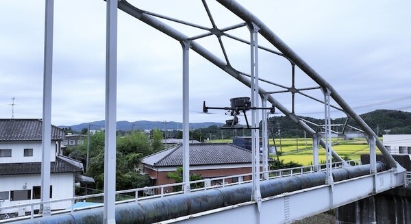 水管橋点検調査にドローンを活用 楽天グループと仙台市水道局が年川水管橋、長谷倉橋添架管で実証実験 画像