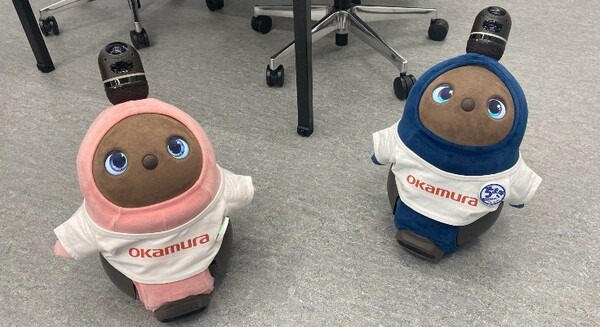 オカムラが家族型ロボット「LOVOT」をオフィスに導入 可愛いロボットはコミュニケーション活性化に有効か?実証実験 画像