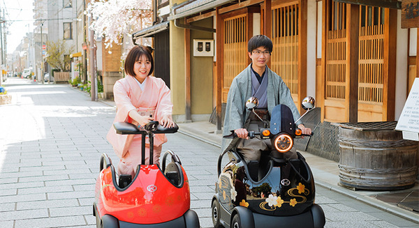 “乗れるロボット”次世代スマートモビリティ「RODEM」新宿で試乗を実施へ 漆塗り特別モデルも展示 テムザック 画像