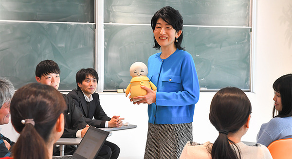 理化学研究所、40代50代から認知症を予防する「共想法」体験会を開催へ 会話支援AIロボット「ぼのちゃん」を活用　共想法とは? 画像