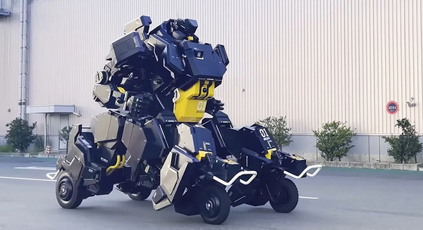 身長4.5mの搭乗型ロボット「アーカックス」最高速度での走行とモードチェンジの動画を公開　ビークル/ロボットモードでの走行動画も 画像