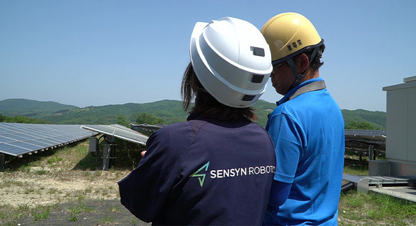大規模太陽光パネル点検はAIドローンで効率化　センシンロボティクス『SOLAR Check』を旭電業が採用　AIが自動で異常なパネルを検知 画像