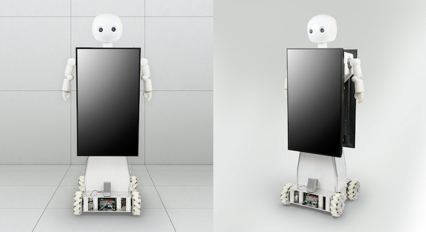 ヴイストンが身長180cmのサイネージロボット「サンドイッチロボ」を試作 2023国際ロボット展で展示 画像