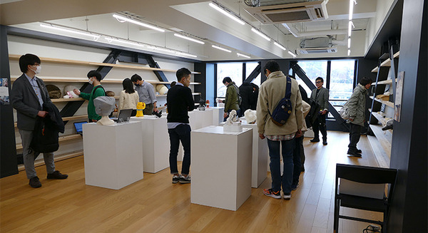 「ココロを動かす表現」としてのロボティクス ユカイ工学+武蔵野美大「Creative Robotics展」 画像