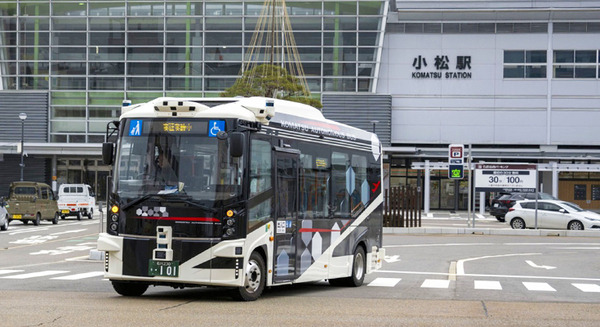 小松空港と北陸新幹線小松駅を結ぶ自動運転EVバスの通年運行を明日から開始　BOLDLYやティアフォーなど5者が連携 画像