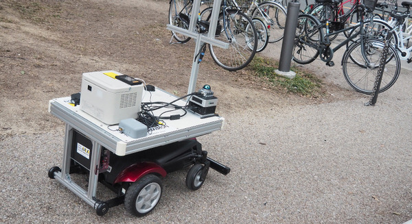 3Dスキャナー搭載の自動走行ロボットが公園内を巡回し、リアルタイムに放置自転車を通知する警備業務を『ARX』で実施　パーソル 画像