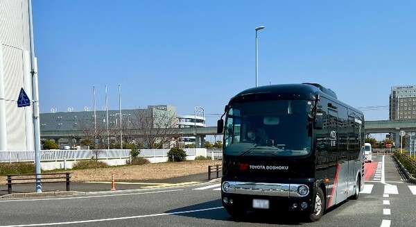 コンテンツ体験支援システム「MOOX-RIDE」搭載のデジタルコンテンツバス、初の一般利用者向け試験走行を実施　ABAL×トヨタ紡織 画像