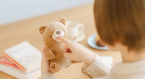 やみつき体感ロボット「甘噛みハムハム マロン/クマ」を新発売 着せかえフードも発売開始 画像
