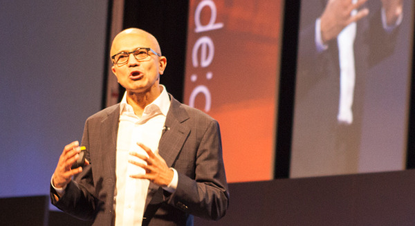 マイクロソフト「de:code 2016」レポート(1) 基調講演に登場した「Palmi」「Pepper」、会話ボット「りんな」 画像