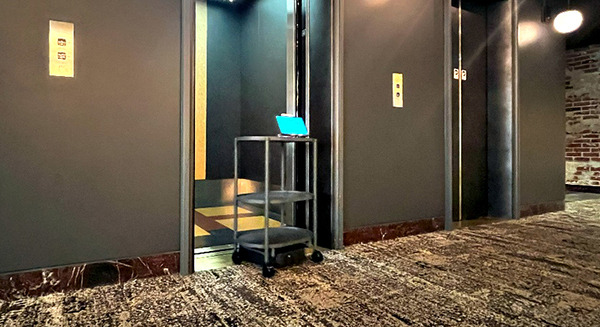 アスラテックが自律移動ロボット「カチャカプロ」取扱い開始　独自技術の専用アプリを業務別に開発、エレベータ連携の動画を公開 画像