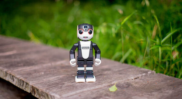 シャープ「RoBoHoN」（ロボホン）と休日をまったり過ごすの巻 画像